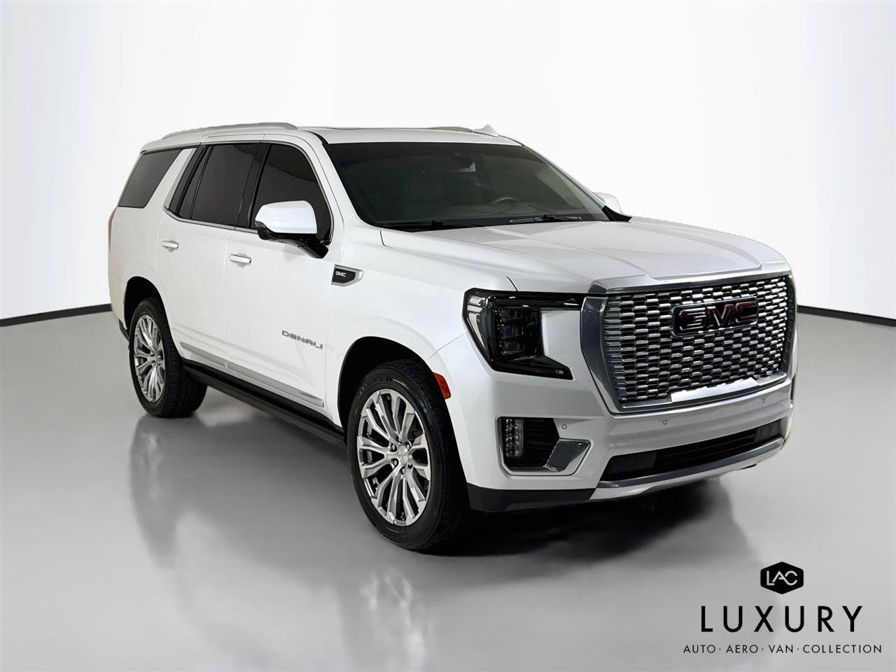 Used 2022 GMC Yukon Denali AWD/4WD image 2