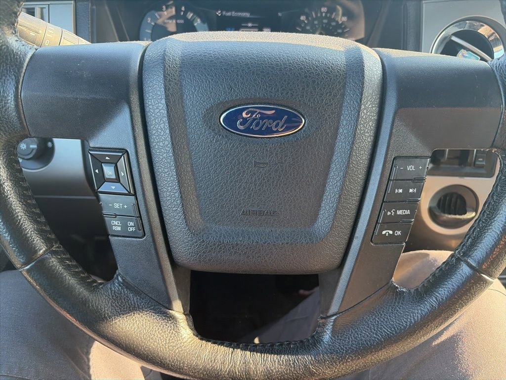 Used 2015 Ford Expedition XLT RWD image 24