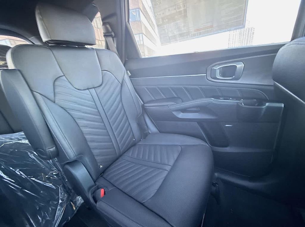 New 2025 Kia Sorento SX Prestige AWD/4WD image 15
