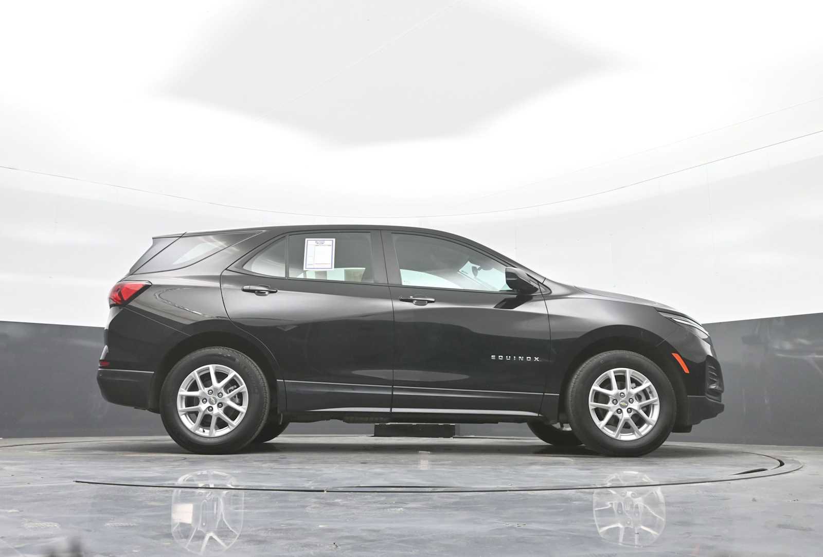 Used 2024 Chevrolet Equinox LS w/ Driver Confidence II Package FWD image 25