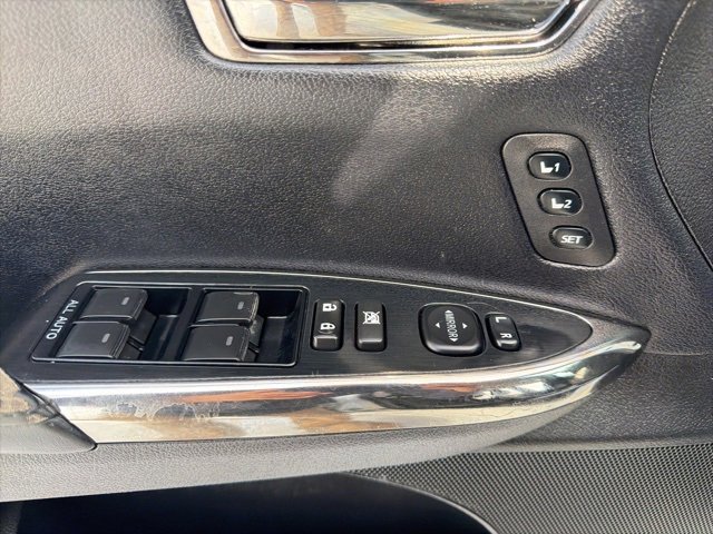 Used 2017 Toyota Avalon Touring w/ Carpet Mat Package image 24