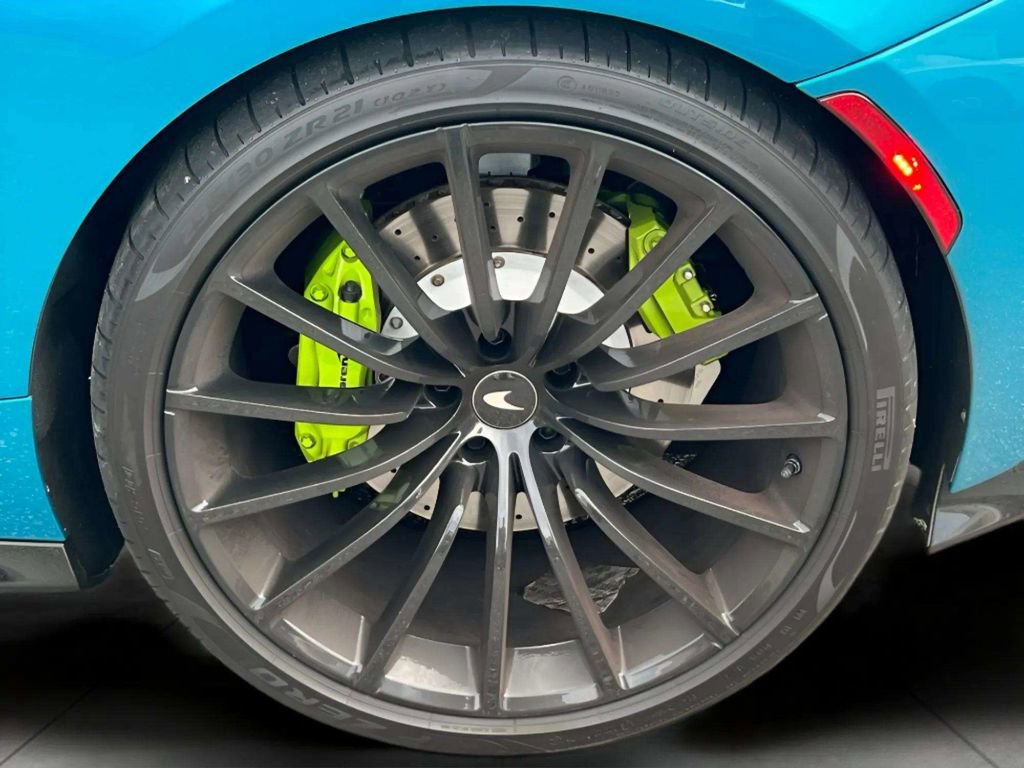 Used 2021 McLaren GT image 20