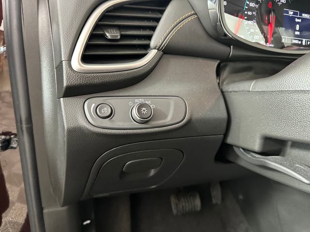 Used 2022 Chevrolet Trax LT w/ LT Convenience Package image 19