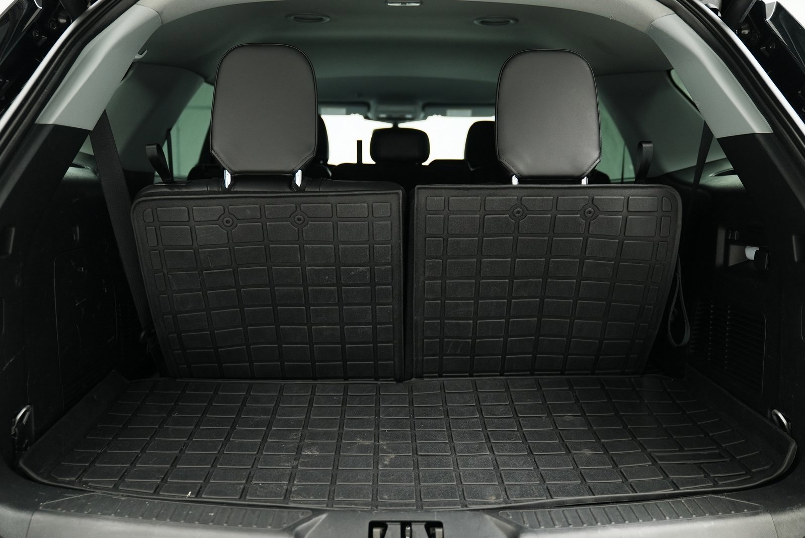 Used 2023 Ford Explorer XLT w/ Equipment Group 202A image 30