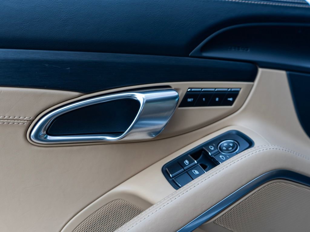 Used 2017 Porsche 911 Targa 4 GTS image 30