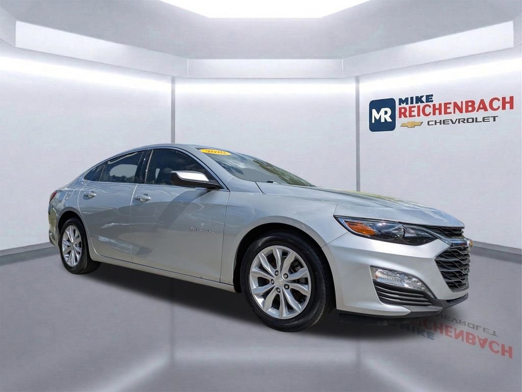 Used 2020 Chevrolet Malibu LT image 2