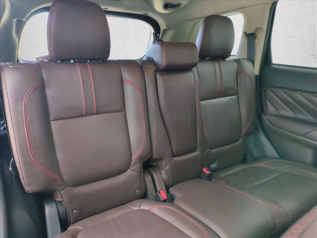 Used 2018 Mitsubishi Outlander GT AWD/4WD image 23