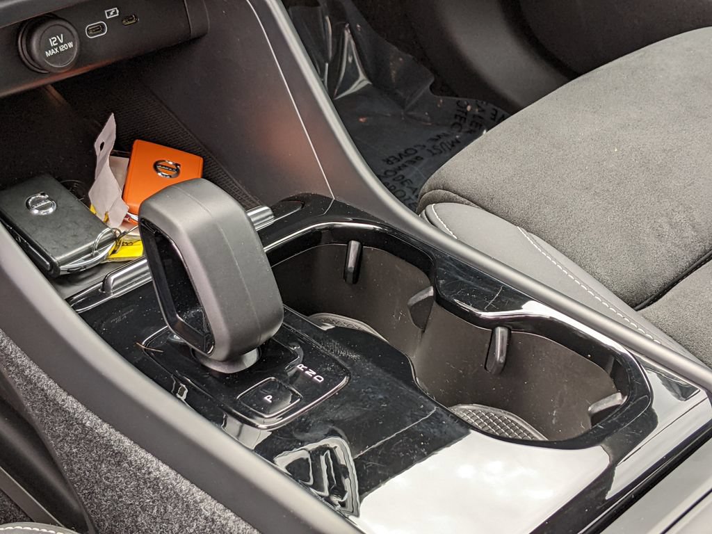 Certified 2023 Volvo XC40 Recharge Plus w/ Protection Package Premier AWD/4WD image 20