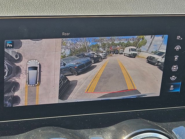 Used 2023 Mercedes-Benz GLB 250 image 7