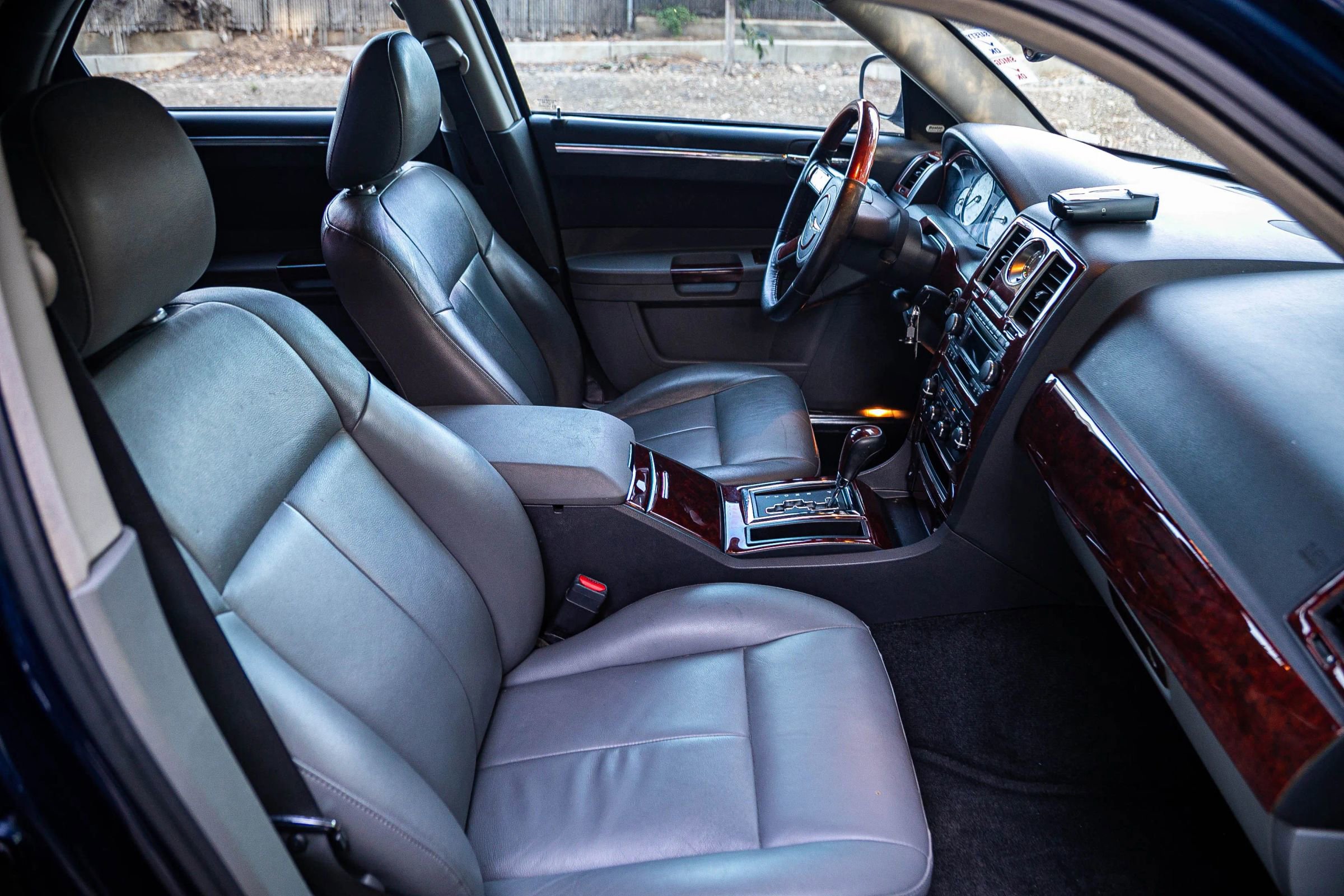 Used 2005 Chrysler 300 Touring RWD image 25