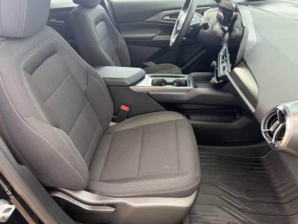 Used 2026 Chevrolet Equinox EV LT FWD image 12