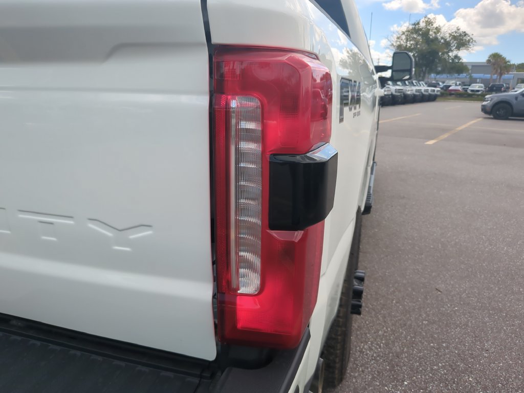 New 2027 Ford F350 Lariat w/ Black Appearance Package AWD/4WD image 13