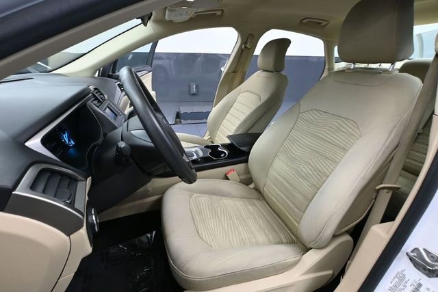 Used 2016 Ford Fusion SE FWD image 23