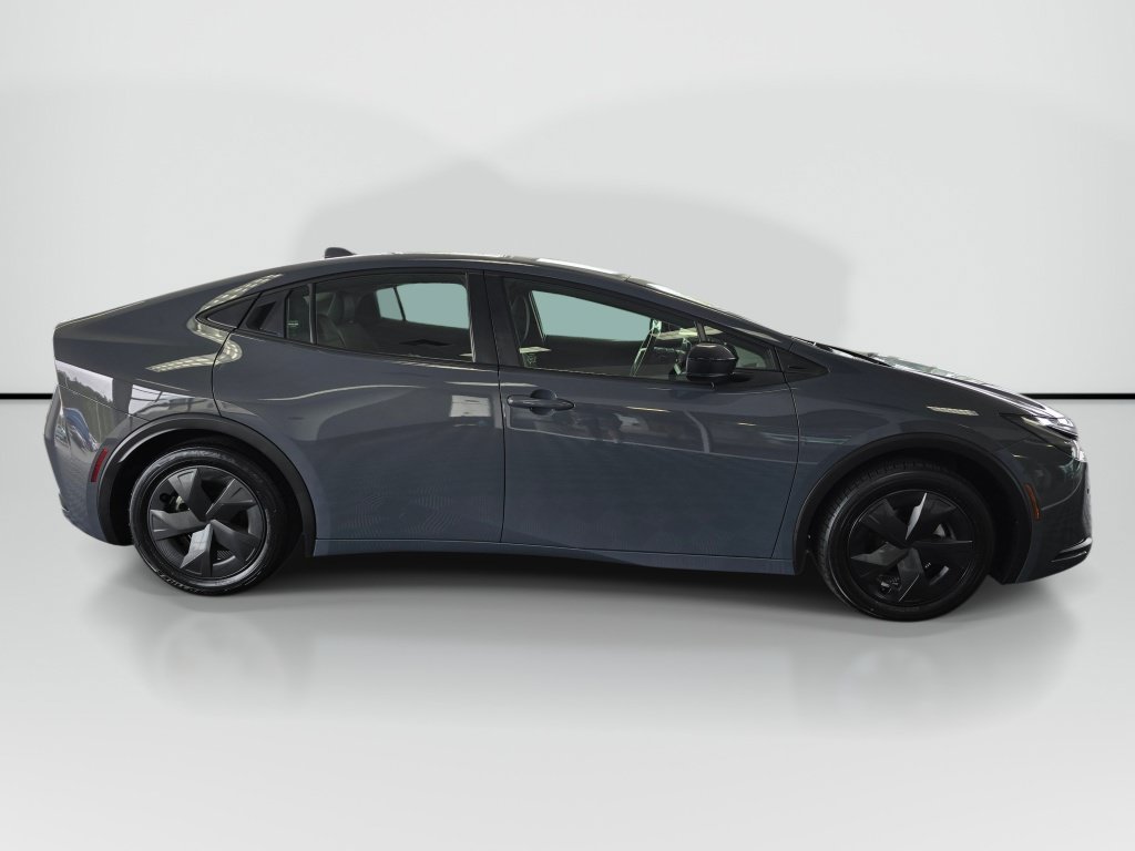 Used 2024 Toyota Prius LE FWD image 6