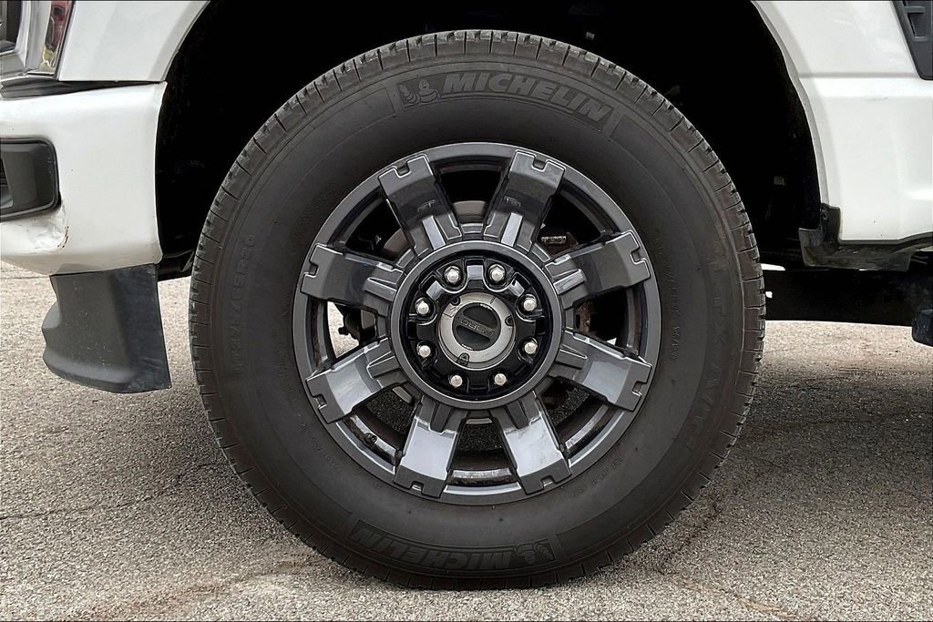 Used 2023 Ford F250 XL w/ STX Appearance Package image 8
