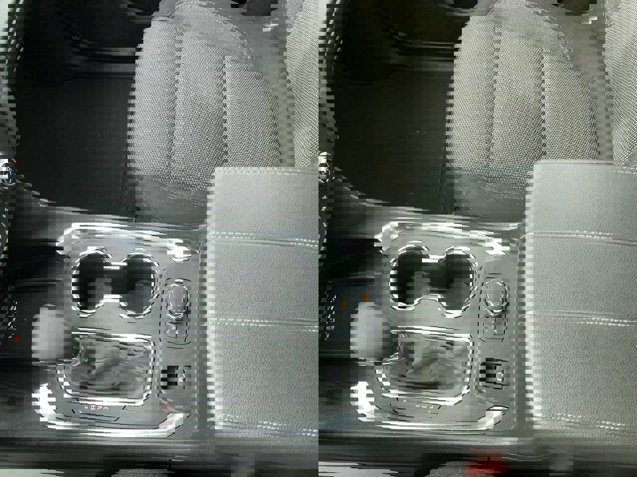 Used 2023 Chevrolet Traverse LT image 19