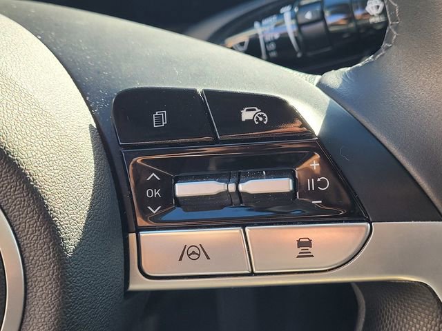 Used 2025 Hyundai Elantra SEL image 16