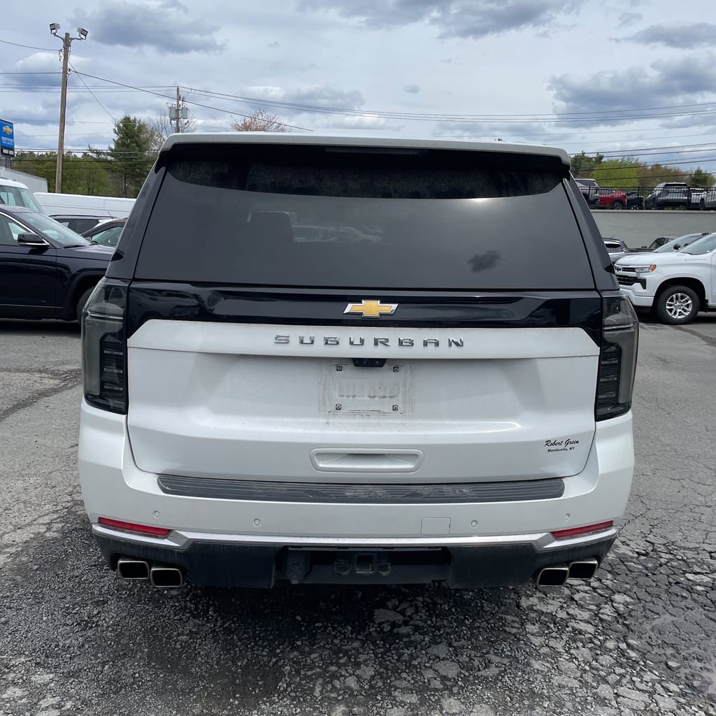 Used 2025 Chevrolet Suburban High Country AWD/4WD image 6