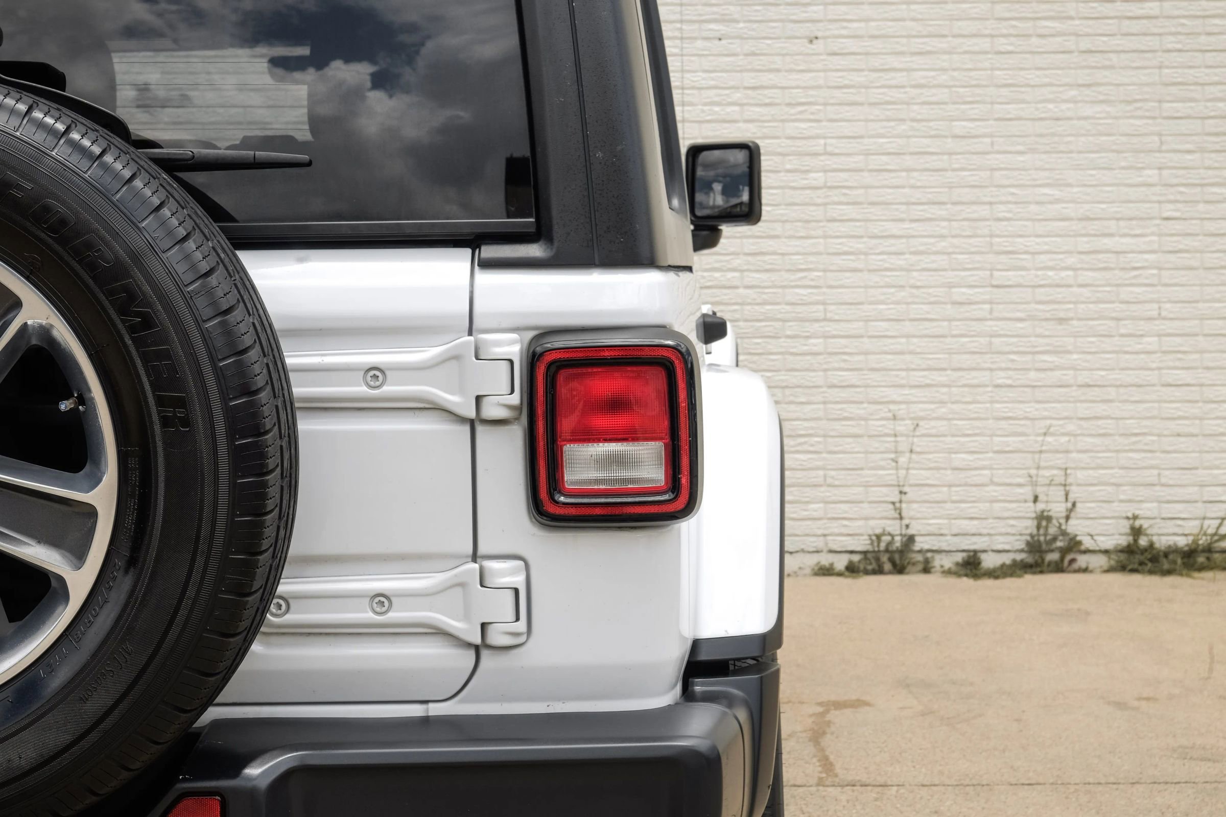 Used 2020 Jeep Wrangler Unlimited Sahara image 44