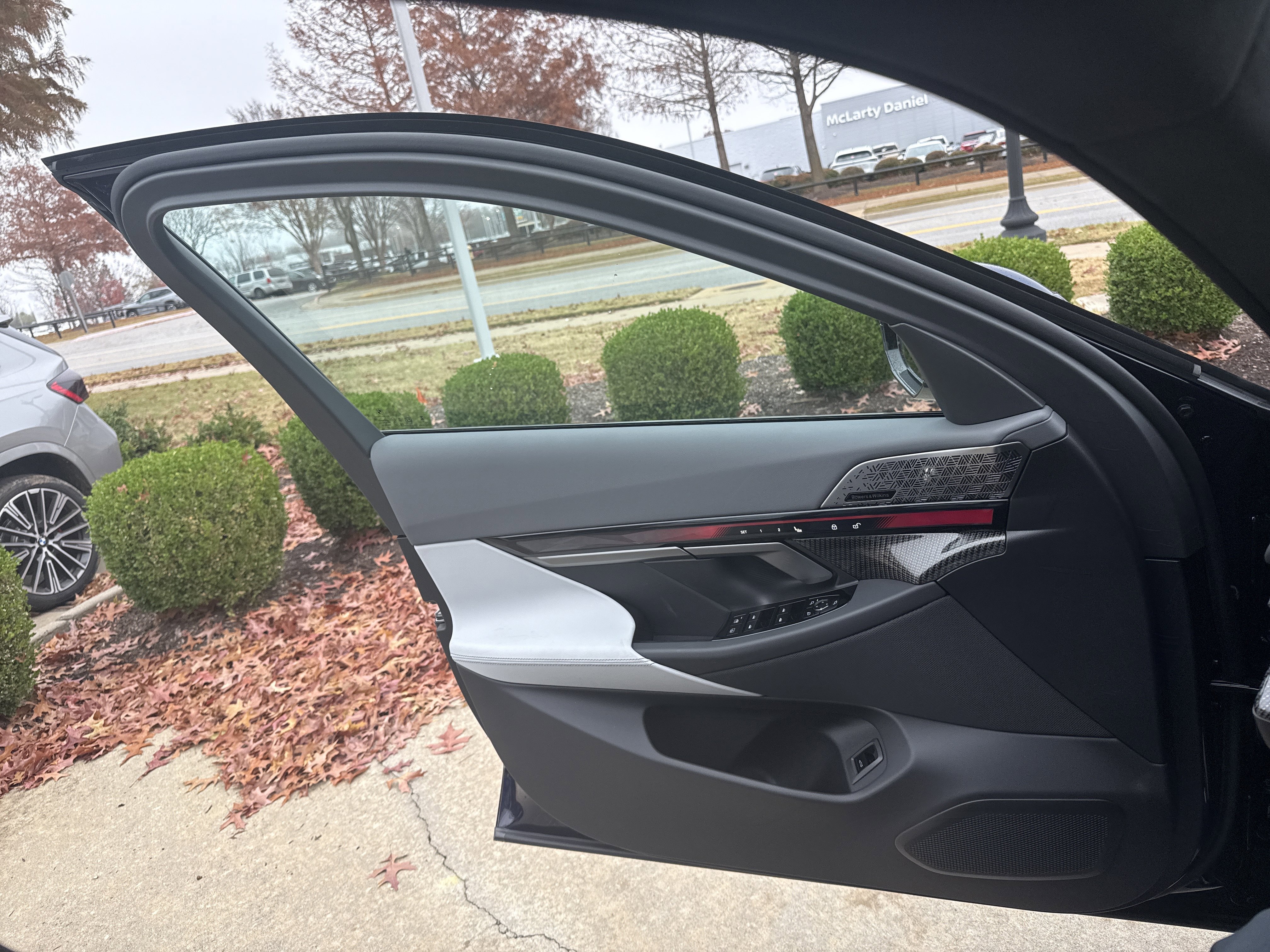 New 2026 BMW 550e xDrive image 20