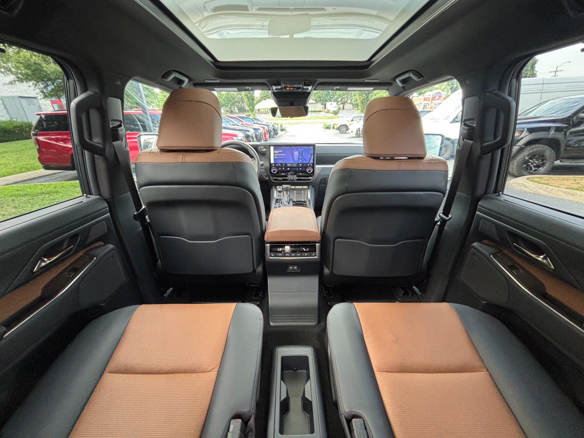 Used 2026 Lexus GX 550 w/ Accessory Package (2T) AWD/4WD image 47