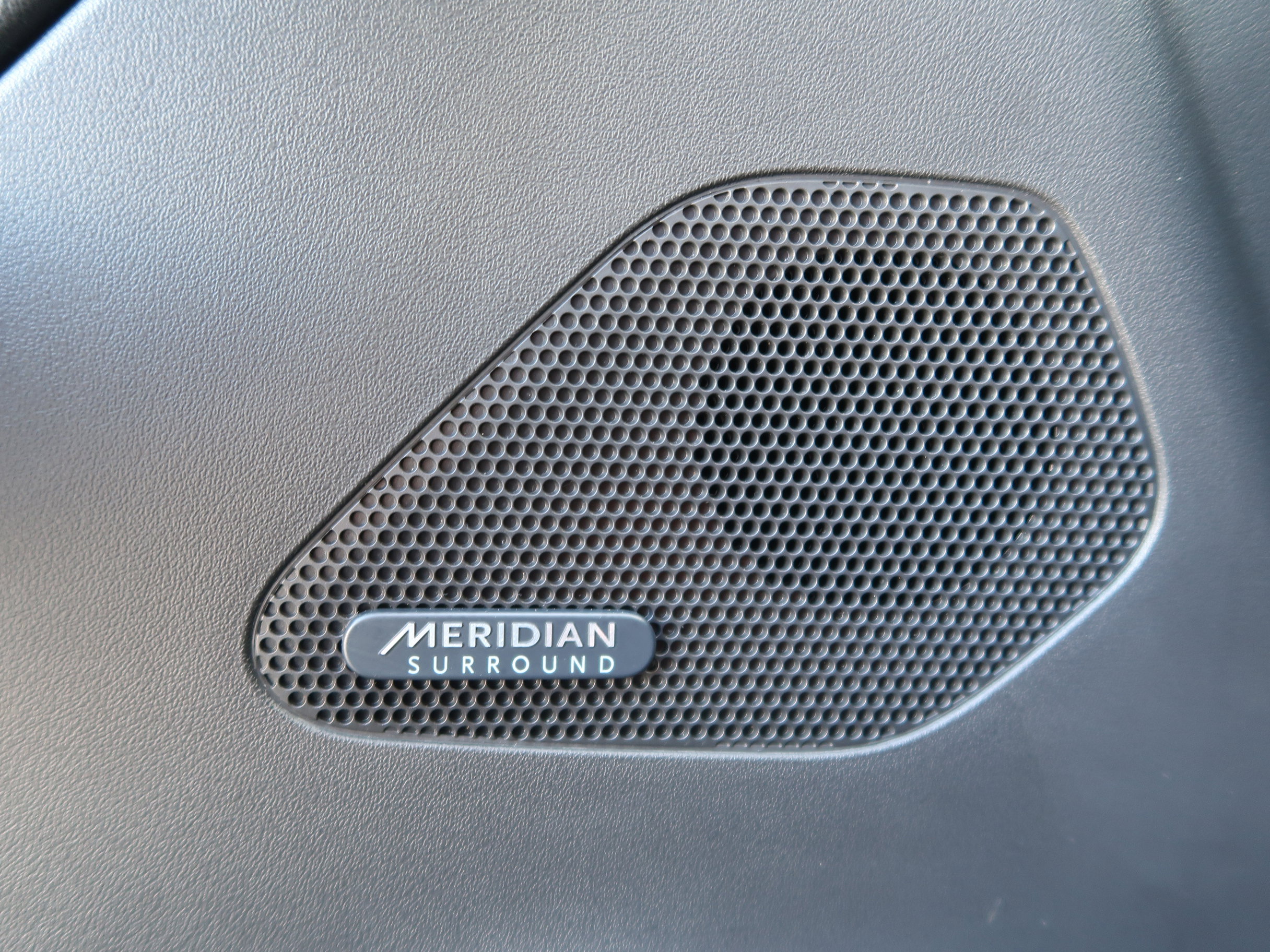 Used 2018 Jaguar F-PACE Portfolio image 30