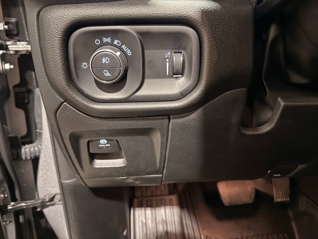 Used 2025 RAM 1500 Classic Warlock AWD/4WD image 14