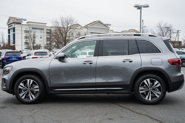 Used 2026 Mercedes-Benz GLB 250 4MATIC image 4