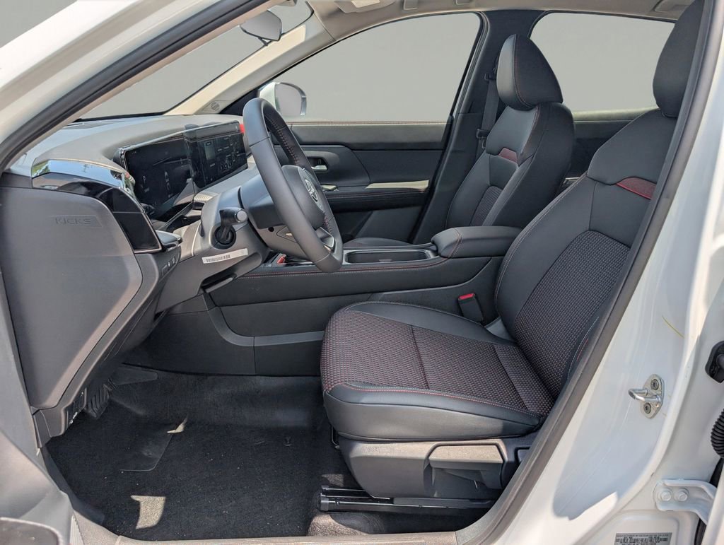Used 2025 Nissan Kicks SR image 17