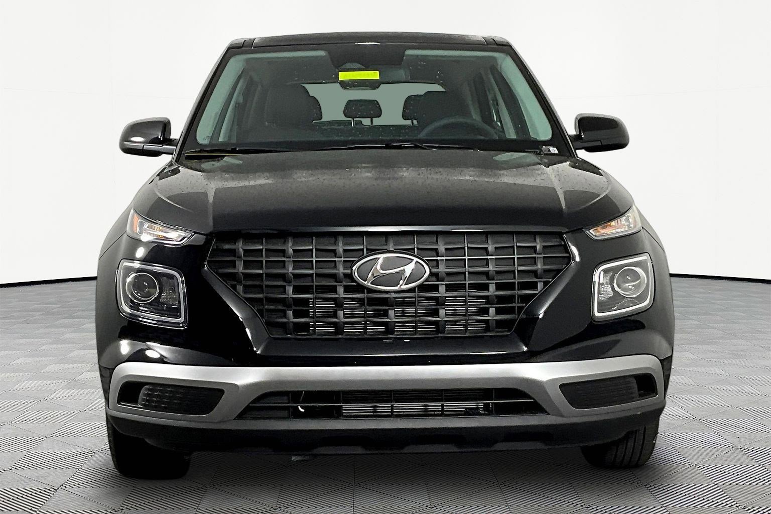 New 2026 Hyundai Venue SE FWD image 2