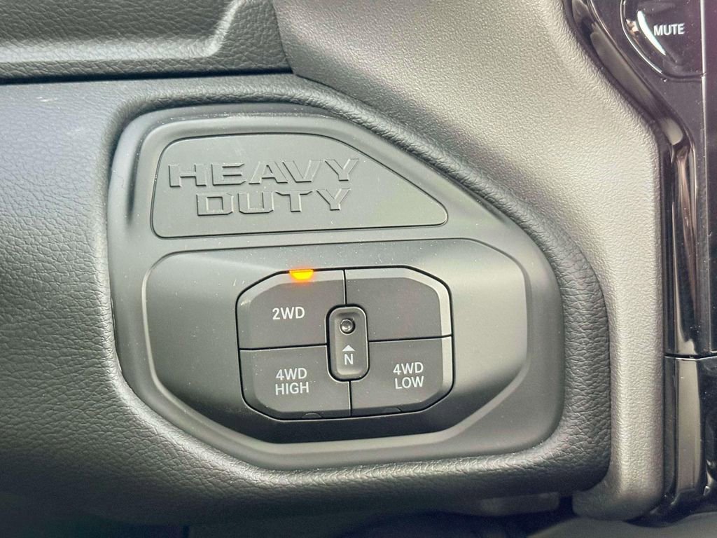 New 2026 RAM 2500 Laramie AWD/4WD image 20