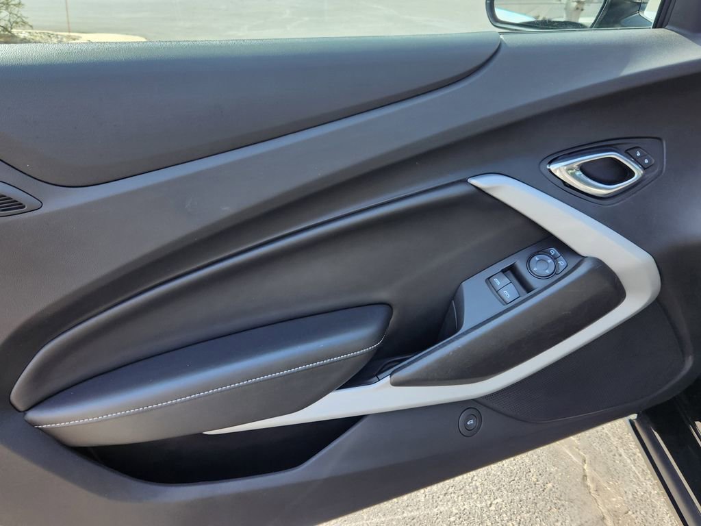 Used 2018 Chevrolet Camaro SS image 6