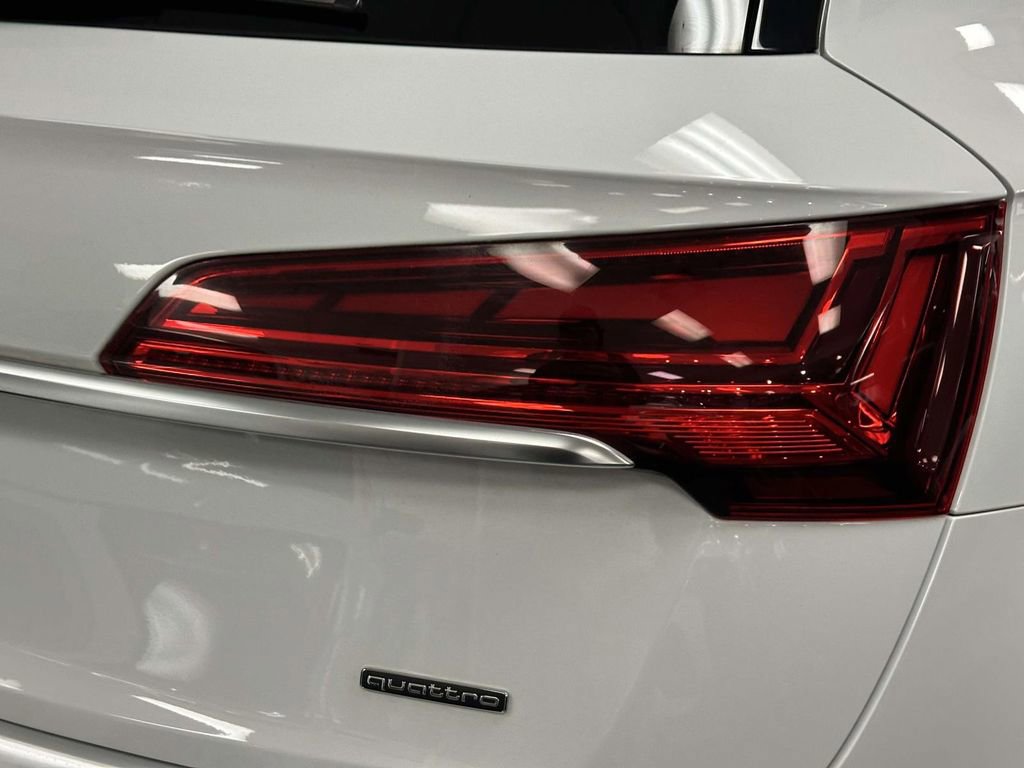 Used 2023 Audi Q5 2.0T Premium w/ Convenience Package image 6