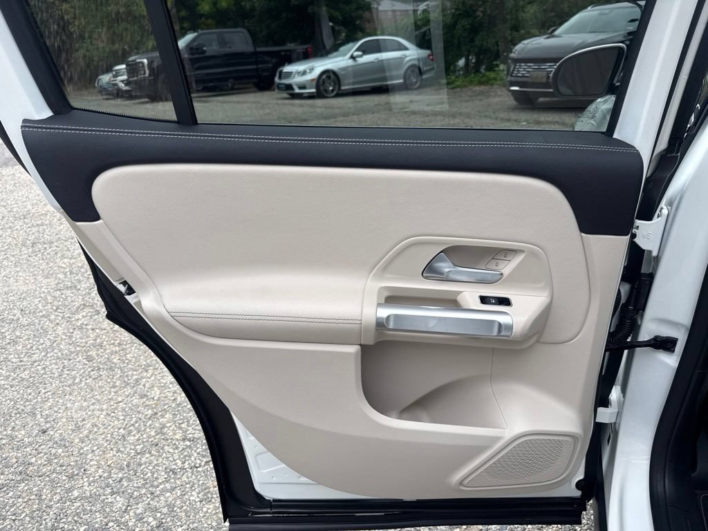Used 2021 Mercedes-Benz GLB 250 4MATIC image 18