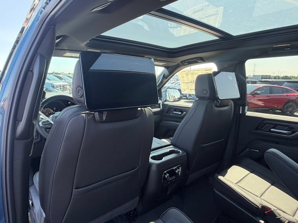 New 2026 GMC Yukon XL Denali w/ Denali Reserve Package AWD/4WD image 38