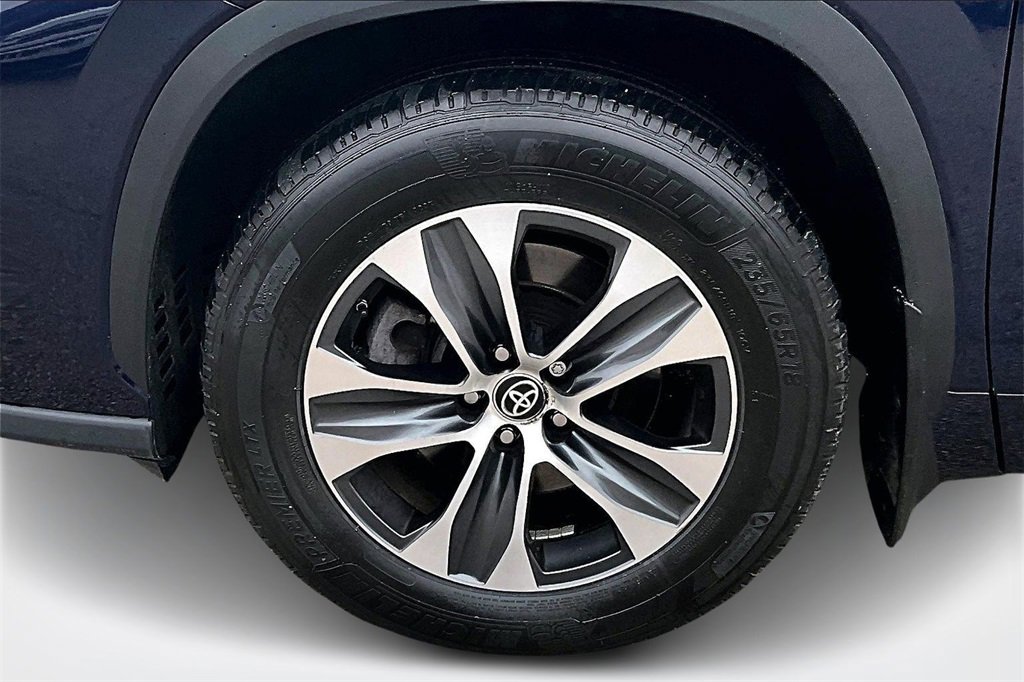 Used 2022 Toyota Highlander XLE image 34