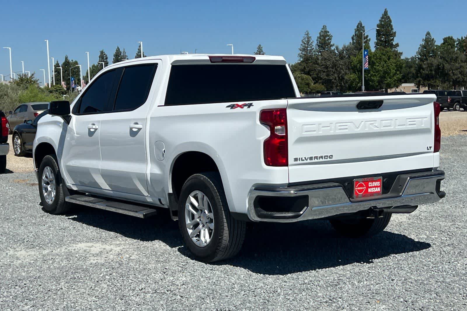 Used 2025 Chevrolet Silverado 1500 LT AWD/4WD image 7