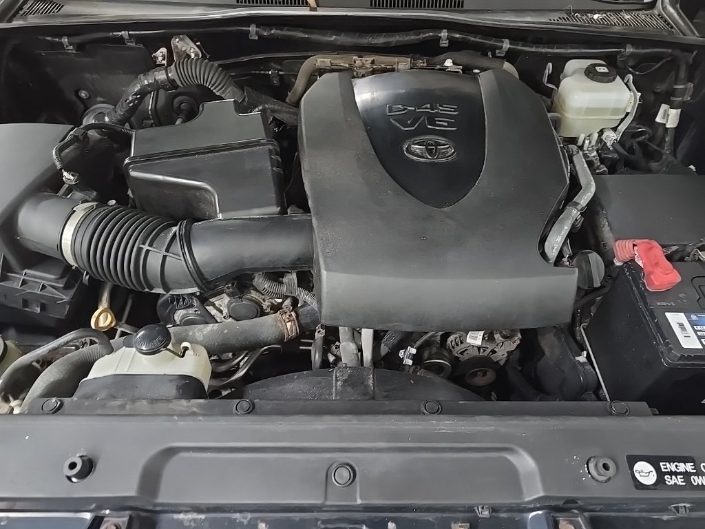 Used 2019 Toyota Tacoma TRD Off-Road AWD/4WD image 12