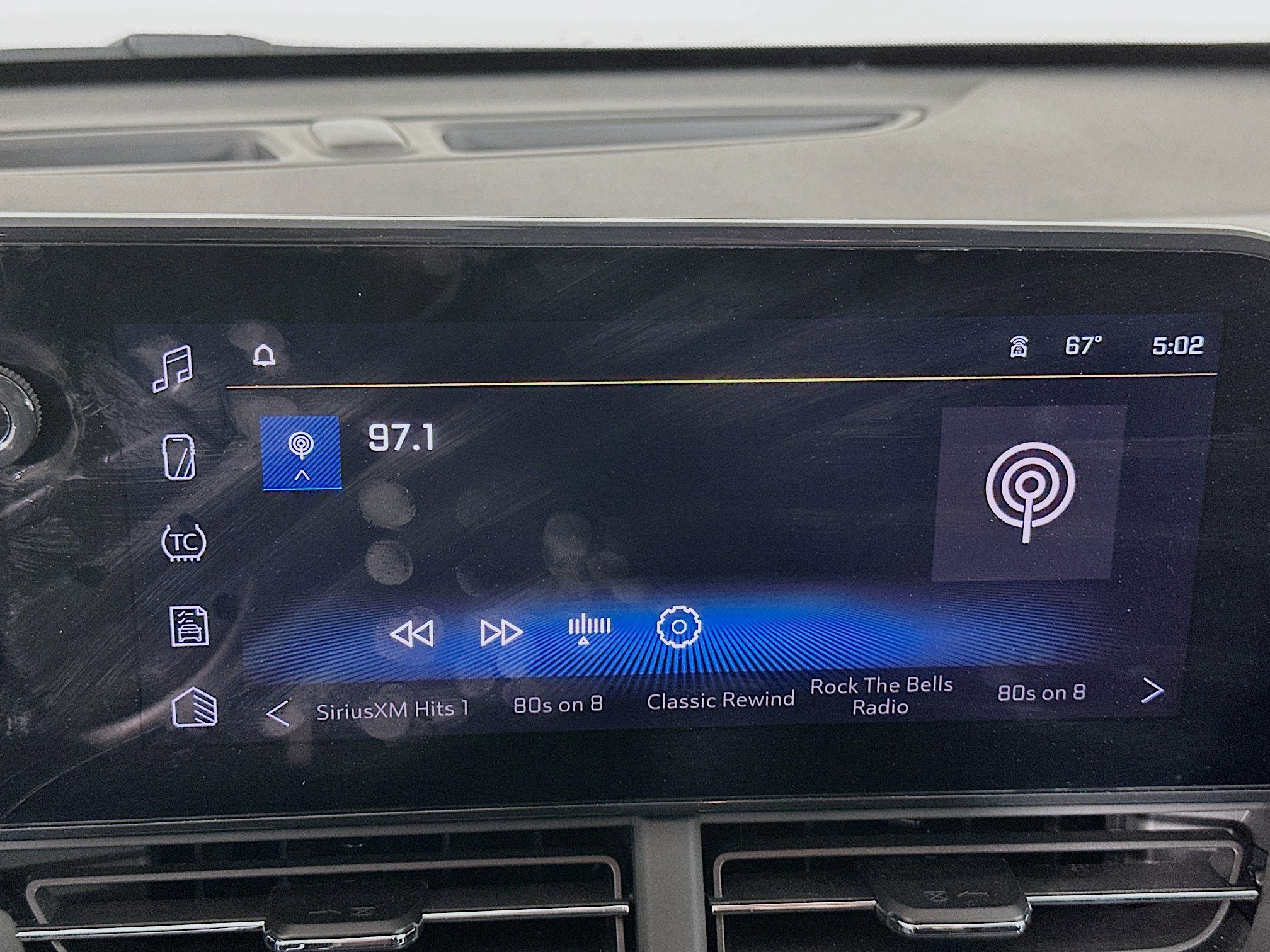 Used 2025 Chevrolet Trax LT image 19