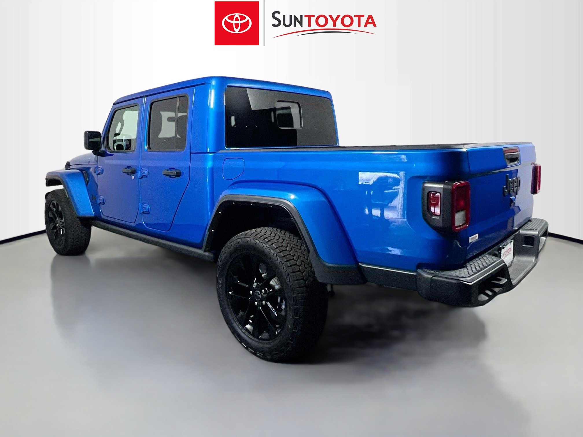 Used 2024 Jeep Gladiator Sport image 6