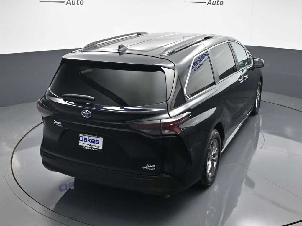 Used 2024 Toyota Sienna XLE image 54