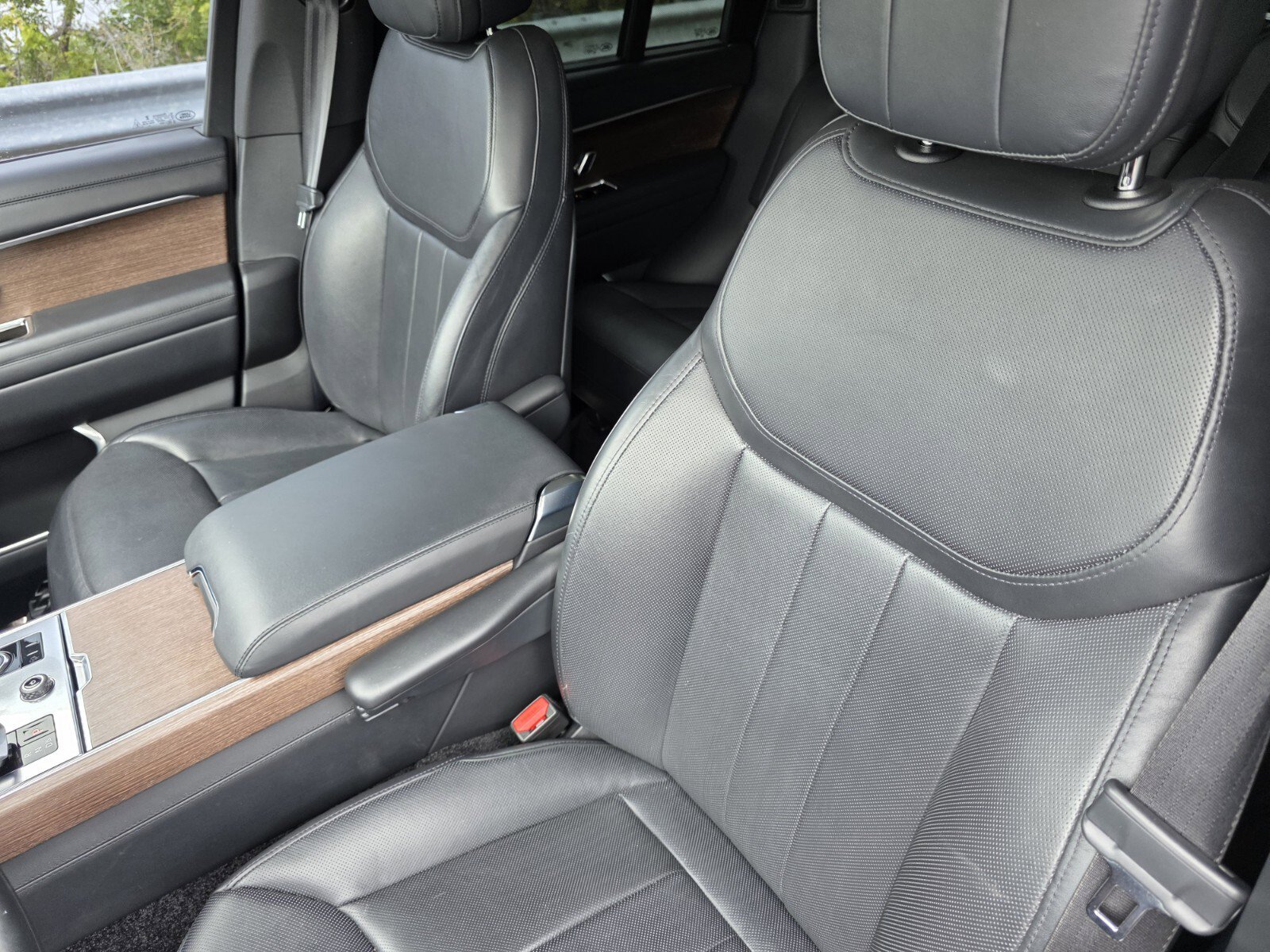 Certified 2022 Land Rover Range Rover SE image 12