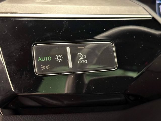 Certified 2024 Audi Q8 e-tron Premium Plus w/ Premium Plus Package AWD/4WD image 22