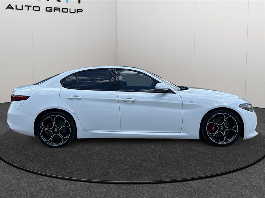 Used 2022 Alfa Romeo Giulia Ti w/ Active Assist Plus Package RWD image 10