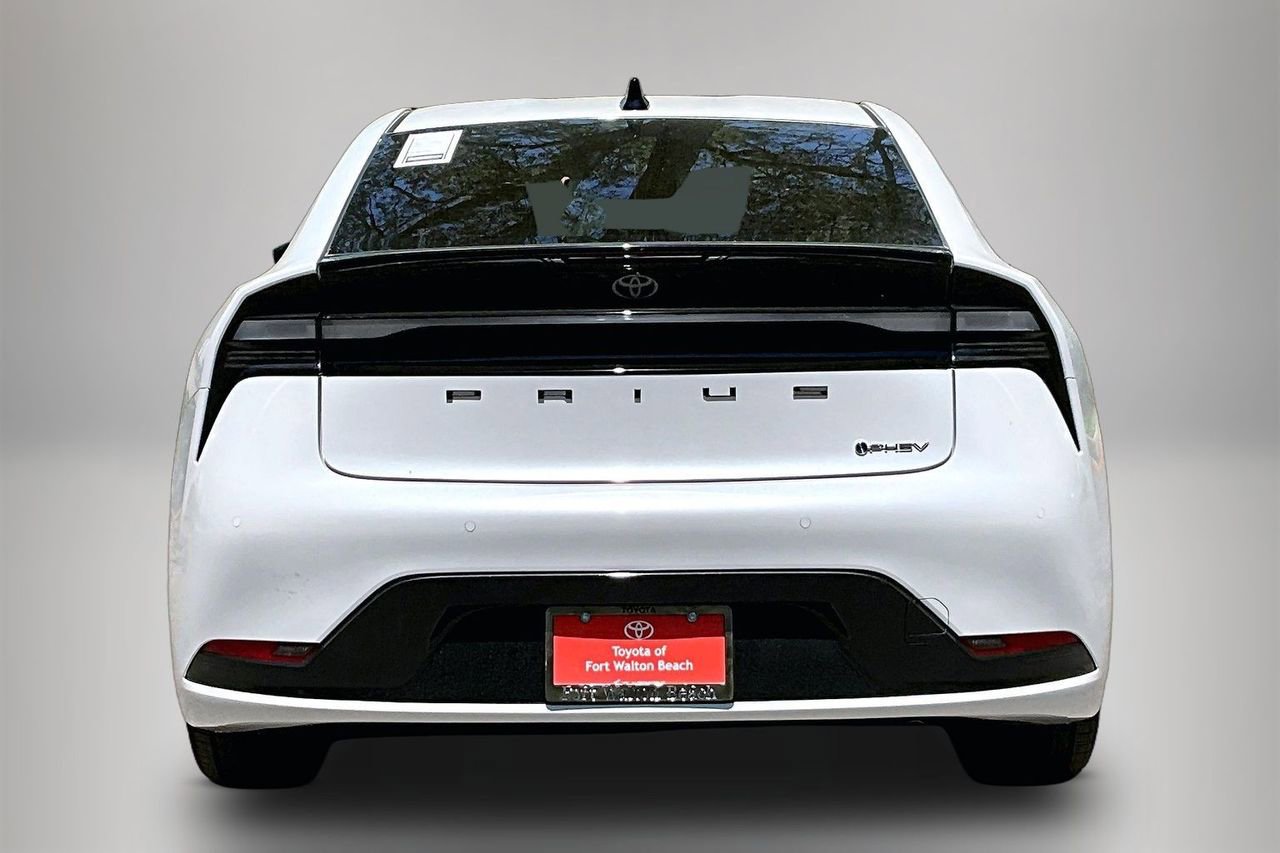 Used 2026 Toyota Prius Plug-In Hybrid image 6