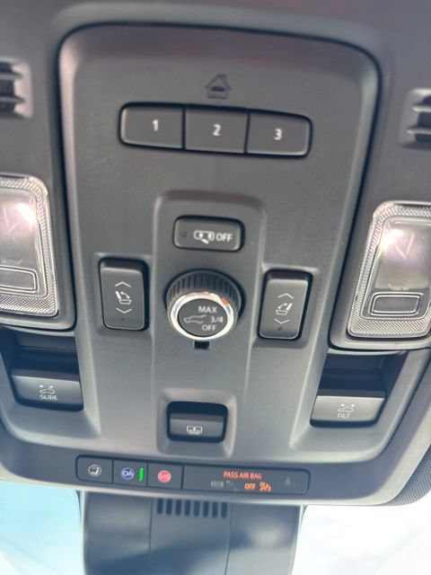 Used 2024 Chevrolet Suburban RST w/ Luxury Package AWD/4WD image 18