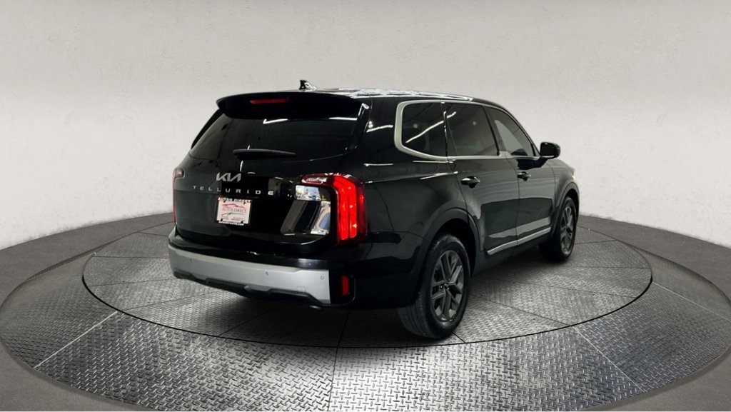 Used 2024 Kia Telluride LX image 8