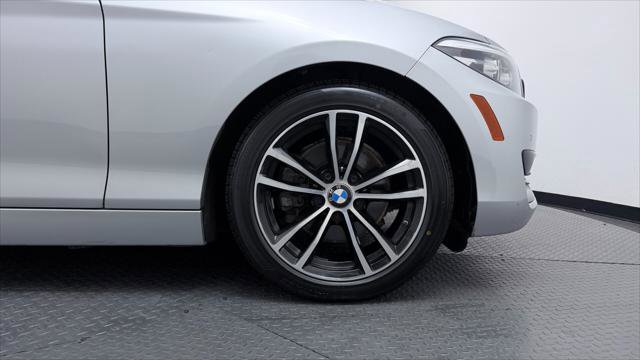Used 2020 BMW 230i xDrive Convertible AWD/4WD image 30
