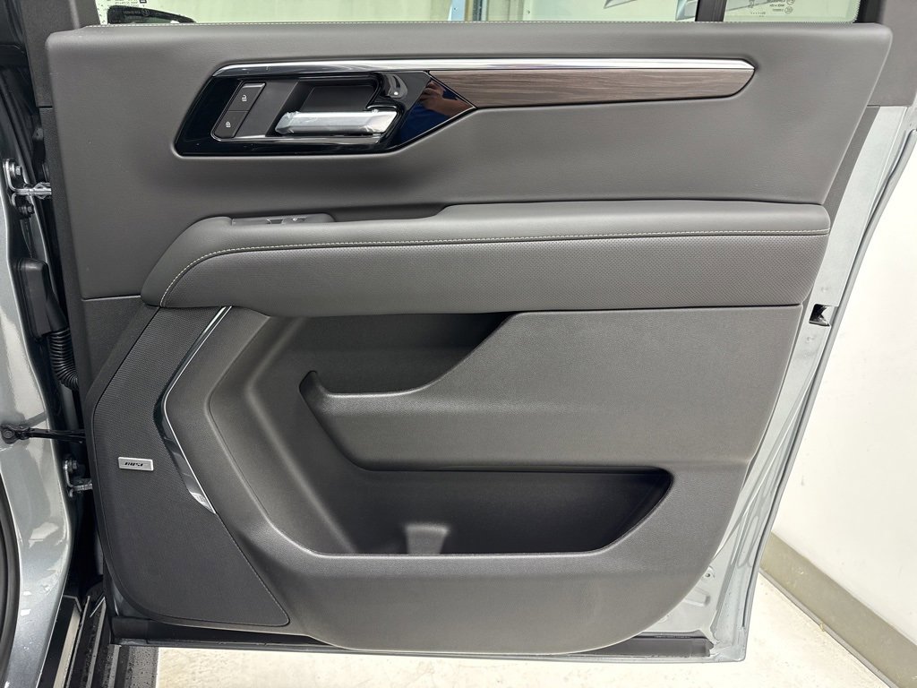 New 2026 Chevrolet Suburban Premier w/ Sun And Tow Package image 11