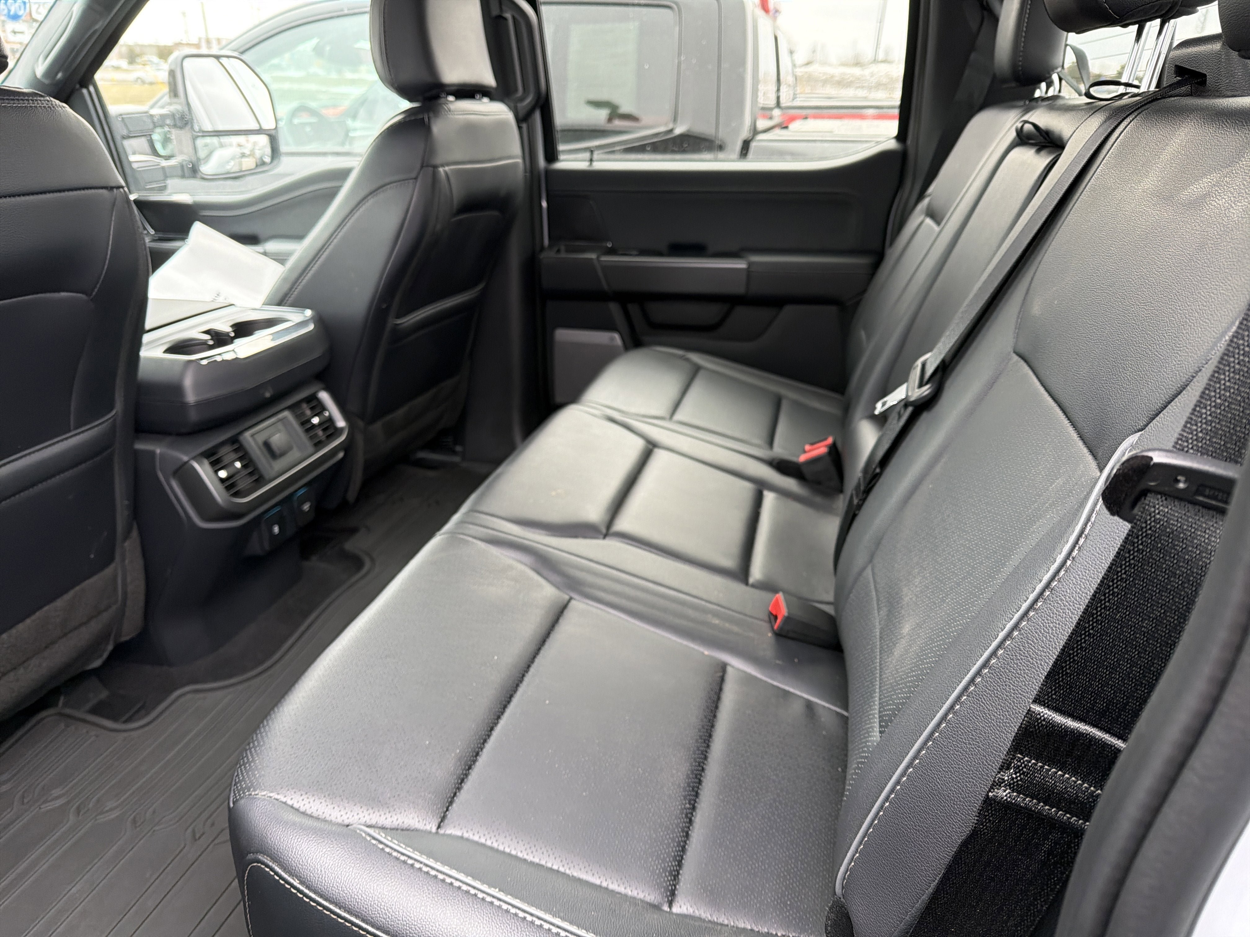 Used 2025 Ford F150 Lariat w/ Equipment Group 501A Mid image 27